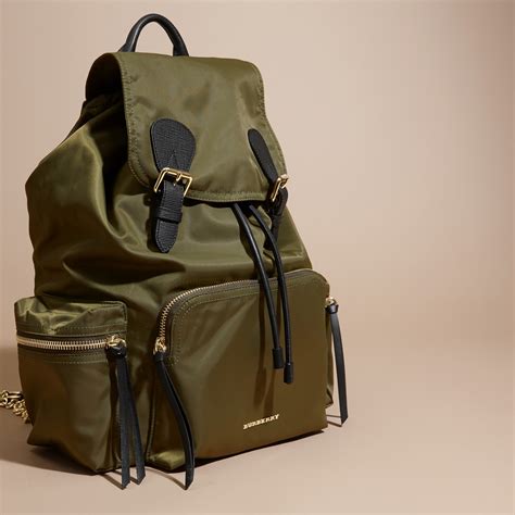 burberry the large rucksack aus nylon und leder green|The Large Rucksack in Technical Nylon and Leather .